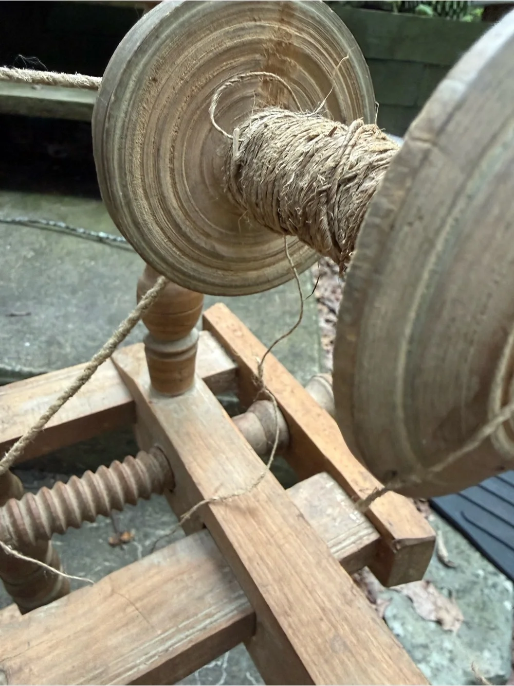 Vintage Wooden Spinning Wheel - Natural Brown Home Accent